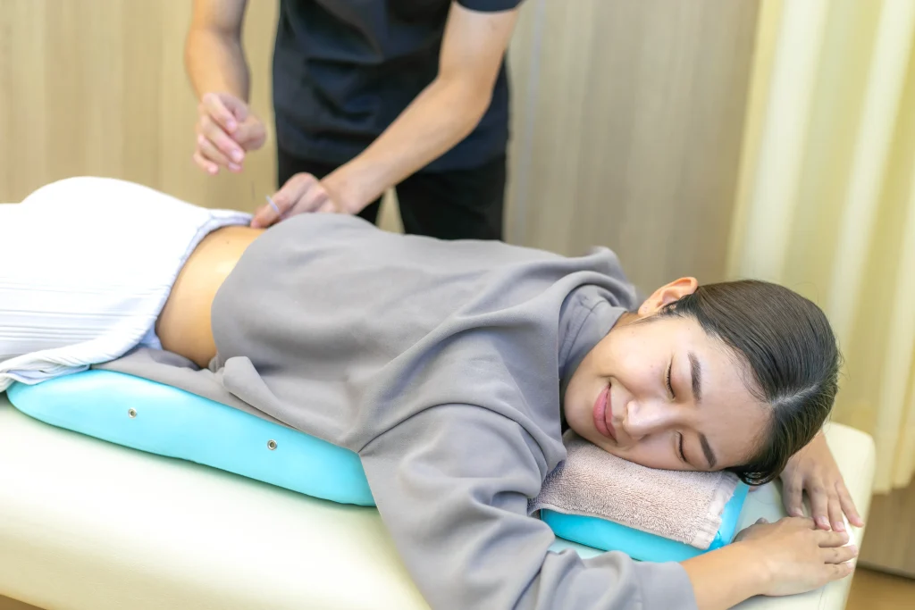 五香あおぞら鍼灸整骨院　腰痛施術